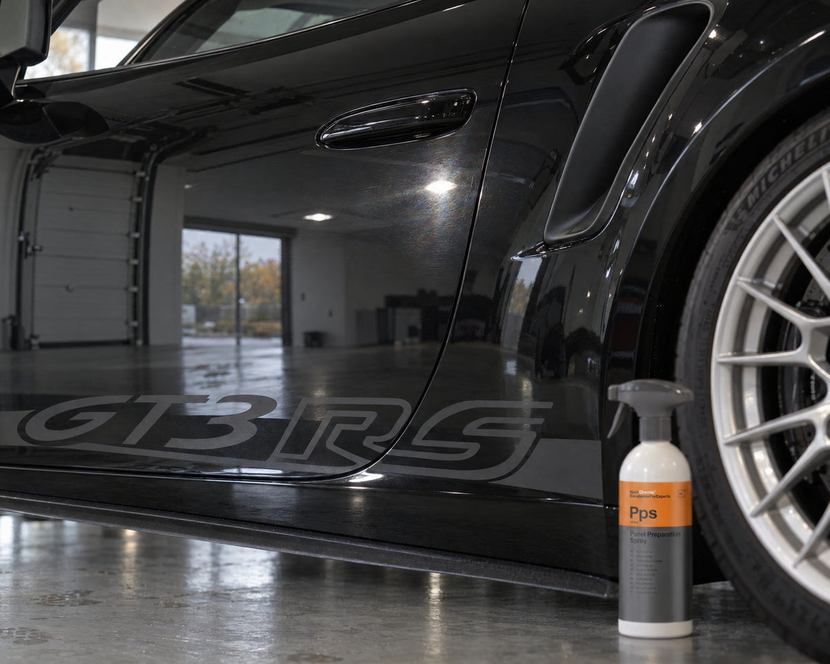 Detailing1 éclairer la peinture — fin voile d'hologrammes autour du reflet du spot, Porsche 911 GT3 RS, Koch-Chemie Pps