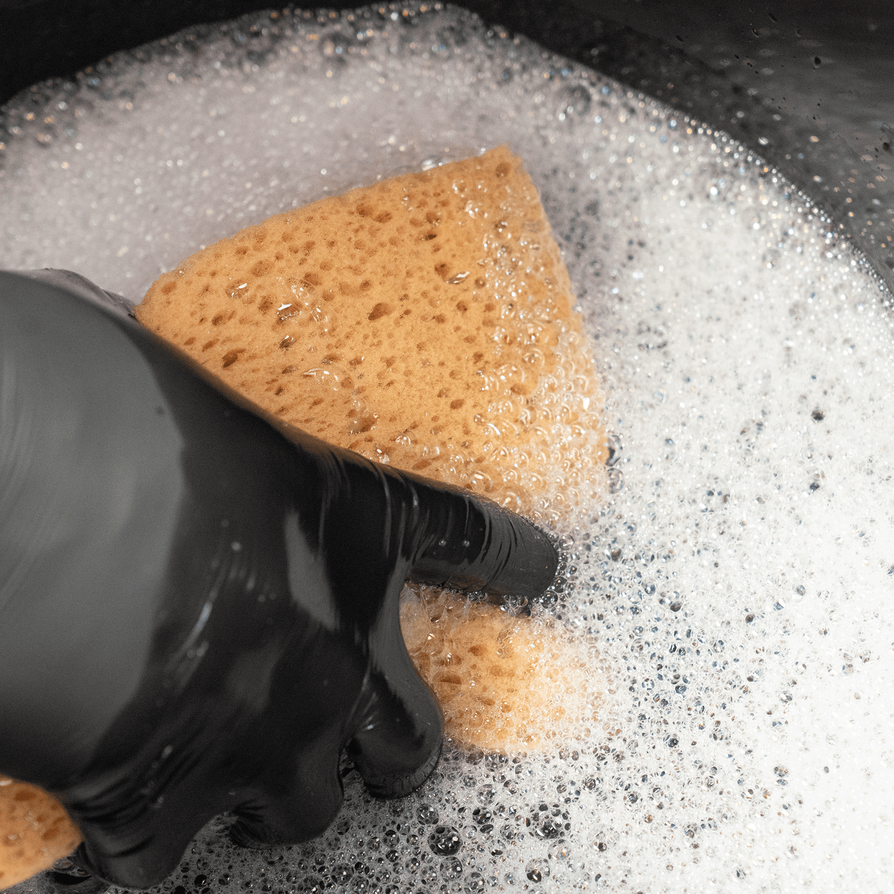 Shampoo-System — AUTOMOTIVE — THE FINISHER × Koch-Chemie