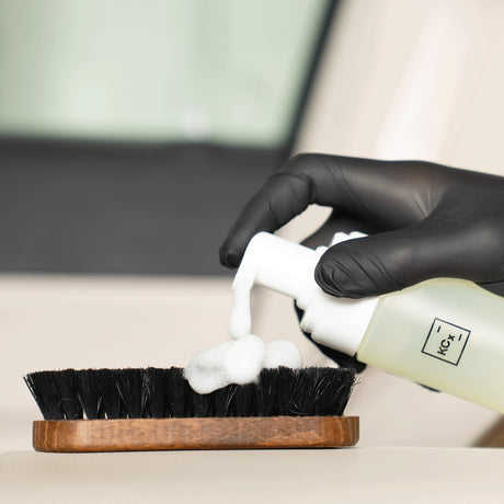 Detailing1 COLOURLOCK Leather Cleaner (Strong) — cleaning foam from the Foamer Bottle on the leather brush